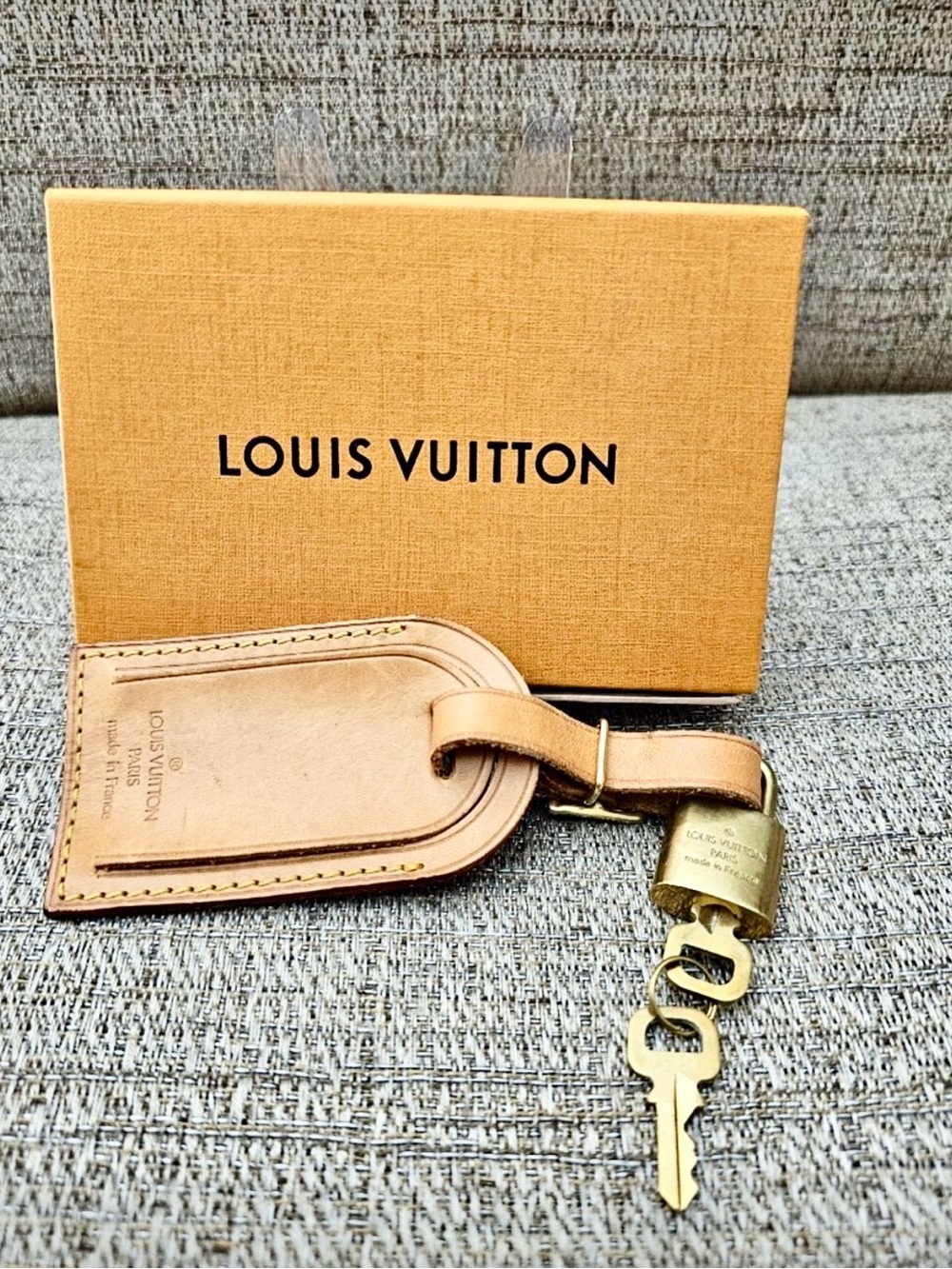 Authentic Louis Vuitton Vintage Lock 2 Keys Luggage Tag and LV Box #312